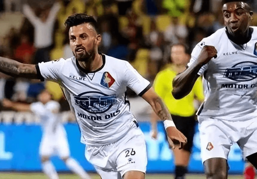 巴黎獲得一 巴黎獲得一