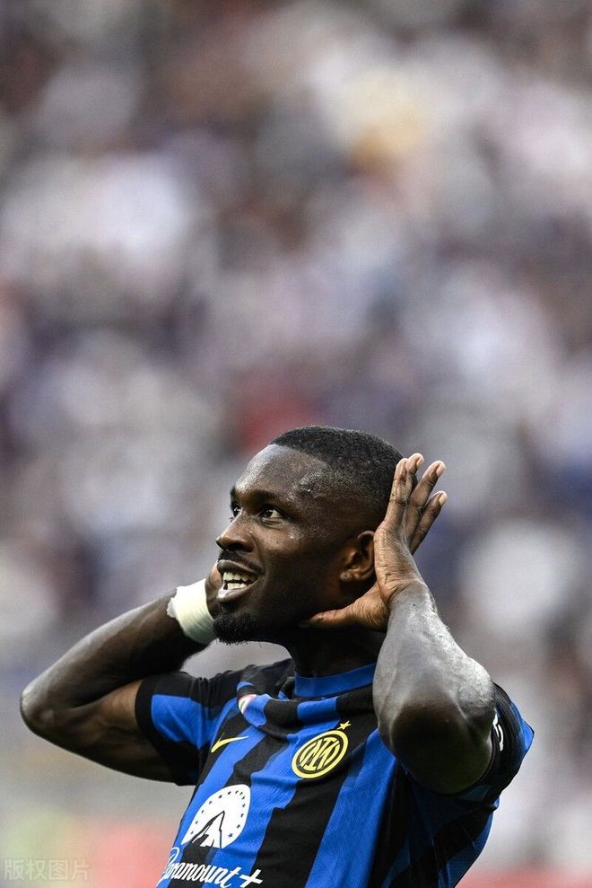 她对于球场 她对于球场