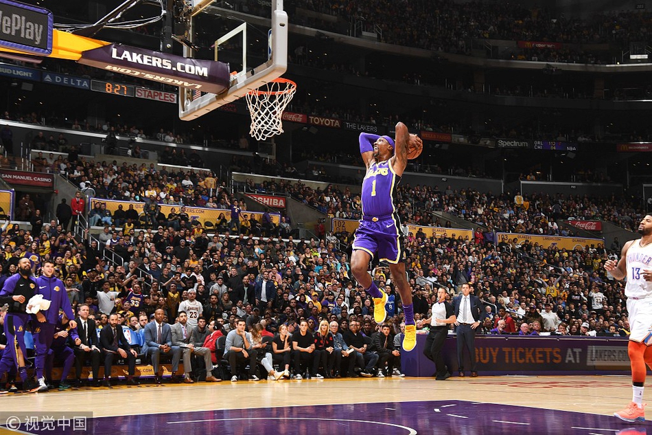 他们依靠坚 他们依靠坚