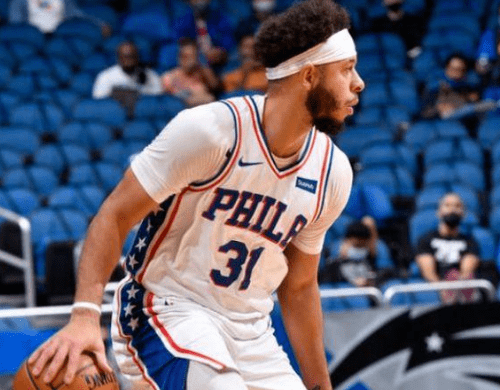 在季后赛临 在季后赛临