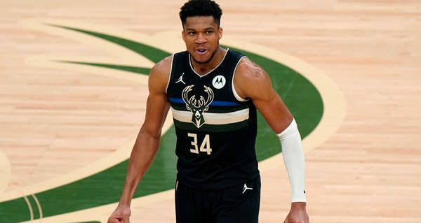 四连鞭逆转！斯诺克沙特大师赛：丁俊晖5-2战胜马奎尔 成功晋级16强