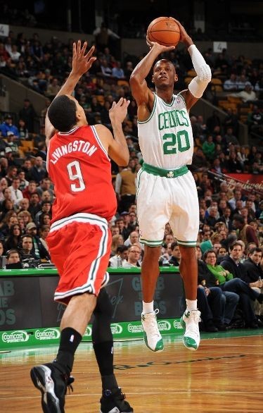 马克西33+12塔图姆32+15 76人险胜送绿军2连败